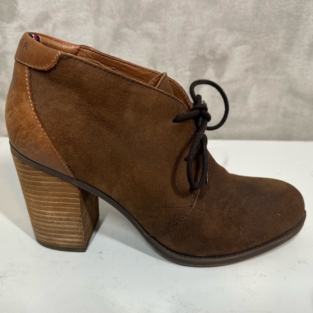 Tommy Hilfiger Women’s Brown Leather Ankle Boots Booties Size 9 Heel Lace Up